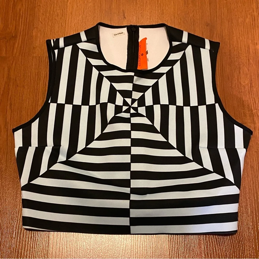 Geometric pattern crop top - Picture 16 of 16